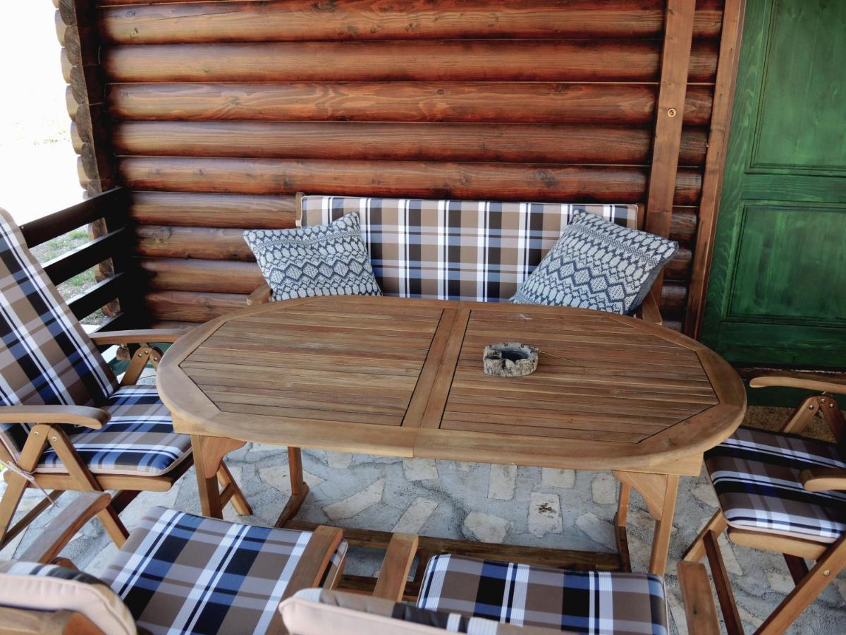 Chalet Lily *